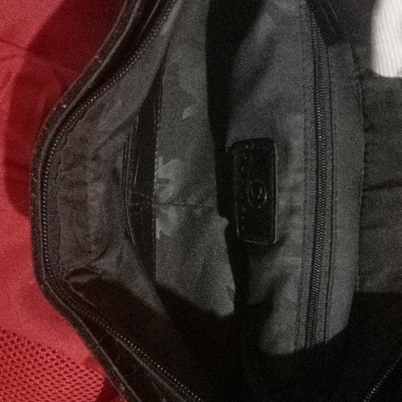 Black Cornell over the shoulder purse - Picture 4 of 4